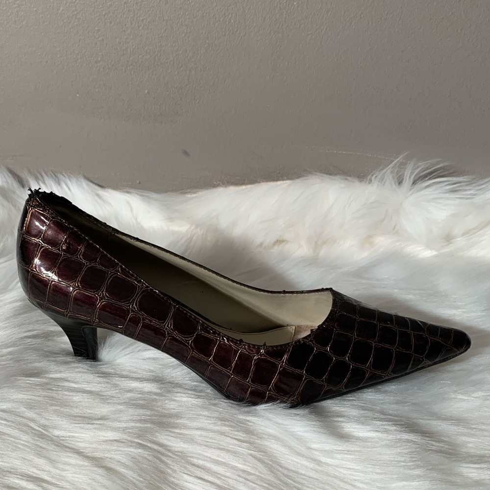Cabrizi Size 9 M Holly Pumps Heel 2.5”